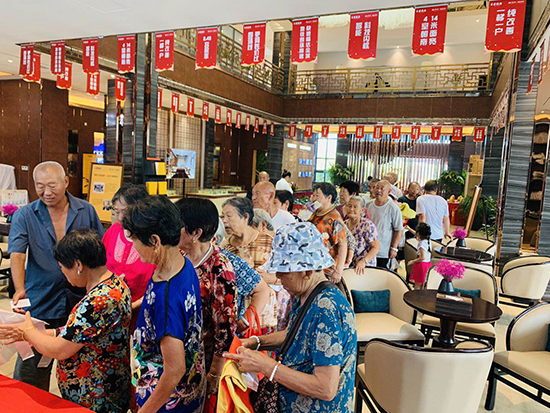 昌建&middot;君悦府爱心助瓜农，万斤西瓜免费送