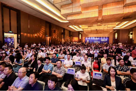 中国中部首届高铁经济研讨会在郑州举行