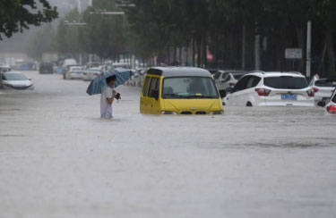 郑州暴雨后的第100天：他们打破困境的高墙