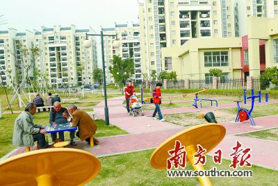 安厦花园规划了经适房1500多户、公租房1700多户，目前已安排入住的占九成。