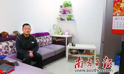 住户潘忠东对周边的公共配套十分满意。