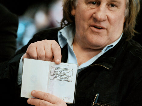 p70 2013年，法国国宝级演员拉尔・德帕迪约就因为逃避法国高额税负而加入俄罗斯国际