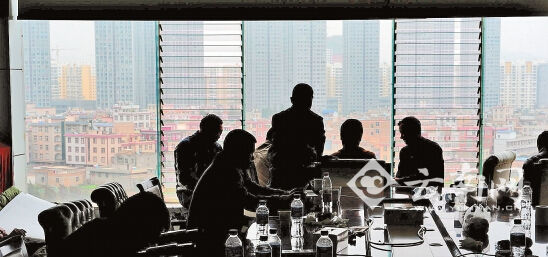 云锡金地项目缺钱停工数月购房者施工方向开发商讨说法